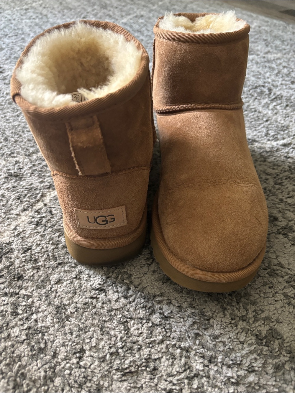 UGG Chestnut Classic Short Shearling Boot - Chestnut Size 7